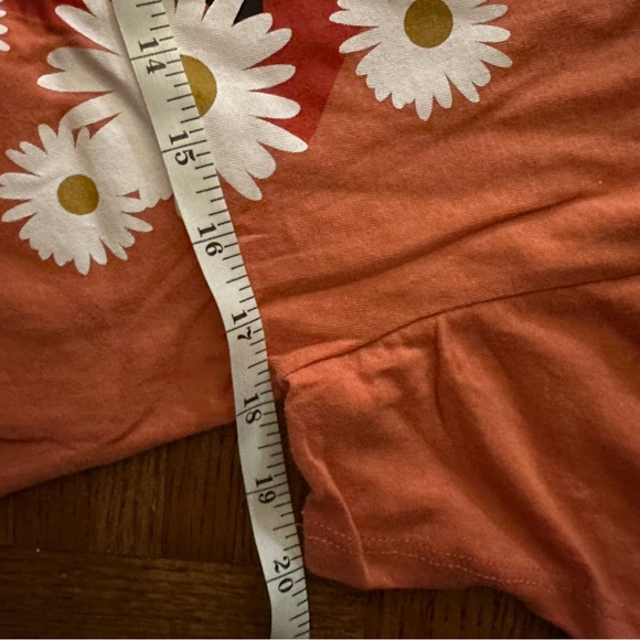 ✨ NWOT FREE PEOPLE Rolling Stones cropped band tee - Picture 4 of 4